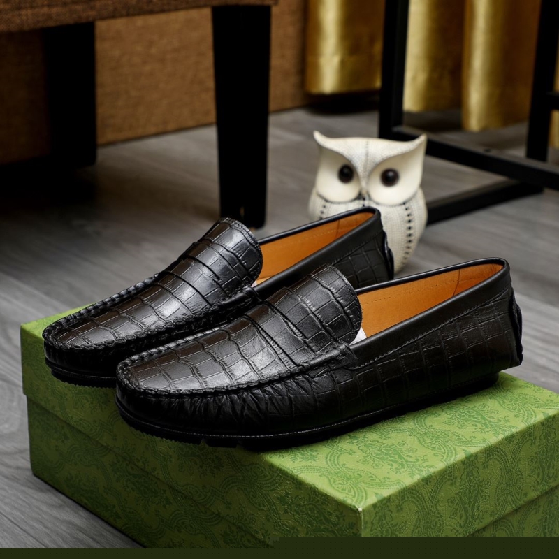 G*u*i leather shoes